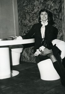 France Paris Elsa Martinelli Willy Rizzo Furniture Design Exhibit Old Photo 1970