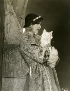 Karen Morley portrait white cat MGM Photo 1932