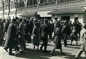 USA Crowds in front of a Chicago Ball Park Ticket Offices Old Photo 1930