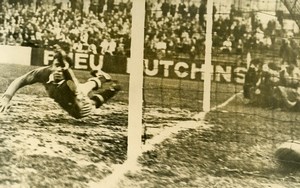 France Saint Ouen Soccer Football Match Montpellier 4 Red Star 3 Old Photo 1947