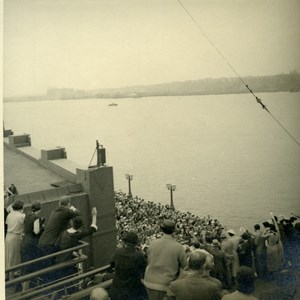 USA New York Cunard Line Cruise RMS Queen Mary arriving Crowds Old Photo 1936