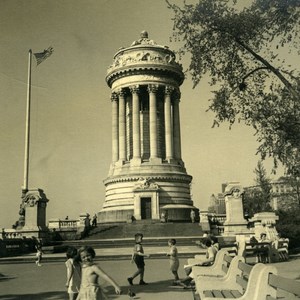 USA New York Soldiers' and Sailors' Monument Children playing Old Photo 1936