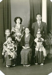 USA Hawaii Honolulu Japanese Family Traditional Fashion Old Photo 1948