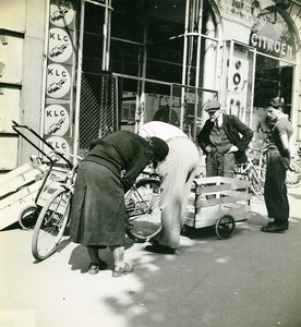 France Paris WWII Guerre Occupation Allemande Transport Velo Ancienne Photo 1942