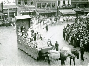 France Lille Great Historical Parade Dame de Ruytoire Photo Echo du Nord 1932