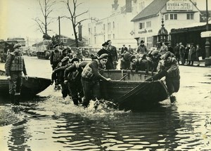 United Kingdom Berkshire Maindenhead Floods Army Help Old Press Photo 1947