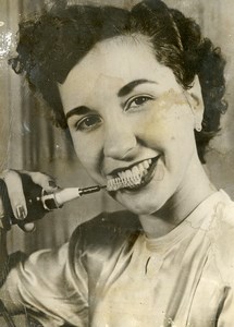 Germany Frankfurt Lady Testing New Electric Toothbrush Old Photo 1950