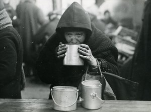 France Noisy le Sec WWII Hot Meal Distribution Poverty Old Photo 1945