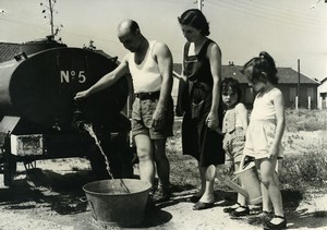 France Fontenay le Fleury Family Heat Wave Water Rationing Old Photo 1957