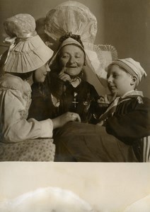 France Paris Palais de Chaillot Folk Celebration Normand Costume Old Photo 1951