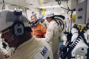 USA Space Commander Ken Cockrell STS-98 Space Shuttle Atlantis NASA Photo 2001