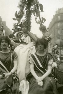 France Paris Easter Parade Italian Fashion Couture Float Old Trampus Photo 1919