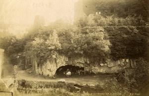 France Auvergne Royat Grotte des Laveuses Washerwomen Old Photo Neurdein 1890