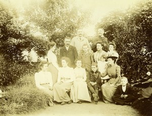 Daily Life in France Group Family Portrait Old Amateur Photo 1901