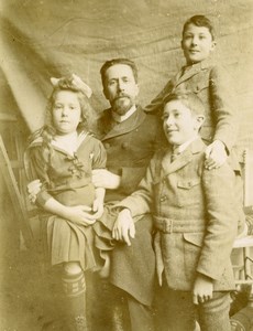 Daily Life in France Family Group Portrait Old Amateur Photo 1920