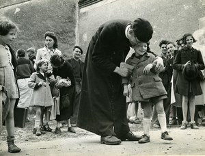 France Brugheas Priest Paris Children Refugees Old Photo Trampus October 1940?