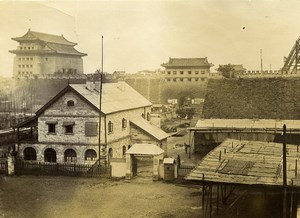 Chine Pékin Beijing au pied de la Cité Interdite Porte Tsien-Men ancienne Photo 1906