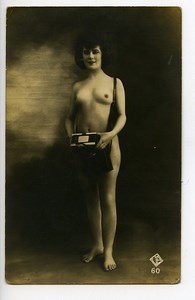 France Carte Postale Photo Nu Feminin Photographe Appareil Photo 1925