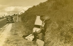 France Memories of a Tow Truck Car Wreck Accident Ditch Old Photo 1935