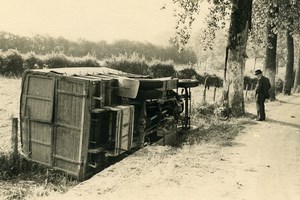 France Memories of a Tow Truck Lorry Wreck Accident Rollover Old Photo 1935