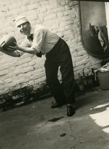 France Lille Silly Man holding Ball Old Photo 1960