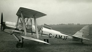 United Kingdom Aviation de Havilland Tiger Moth G-AMJF Airplane Old Photo 1940