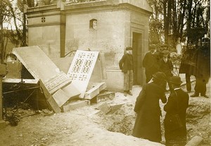 Paris Bombardment Pere Lachaise Cemetery WWI Old Photo Identite Judiciaire 1918