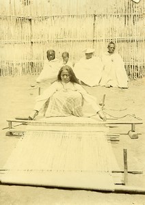 Madagascar Tisseuse de Rabane Raphia Ancienne Photo Ramahandry 1910'