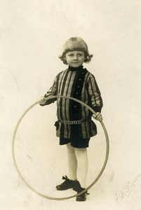 France Douai Cerceau Jeu d'Enfants Costume Ancienne Photo Baron 1925