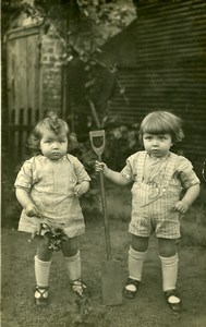 France Toddlers Boy & Girl little gardeners Children Game Old Amateur Photo 1920