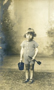 France Jeu de Plage Pelle et Seau a Sable Jeu d'Enfants Ancienne Photo 1920