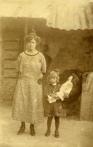 France Mere, Fille et sa Poupée Jeu d'Enfants Ancienne Photo Amateur 1920