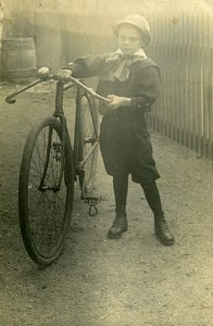 USA or UK? Boy Cyclist Children Game Bicycle Old Amateur Photo 1920