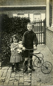 France Tricycle et Poupee Jouets Jeu d'Enfants Ancienne Photo Amateur 1920