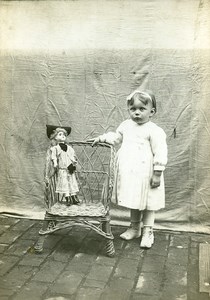 France Fillette et sa Poupée Jeu d'Enfants Ancienne Photo Cabinet 1900