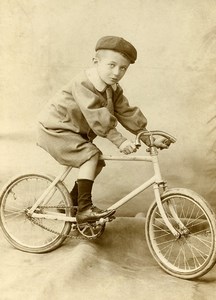 France Paris Garconnet sur un Velo Cycliste Jeu d'Enfants Ancienne Photo Cabinet 1900