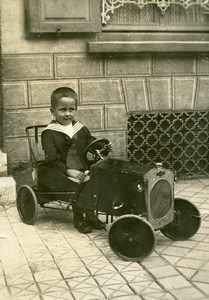 France Garconnet dans une Voiture à Pédales Jeu d'Enfants Ancienne Photo 1910