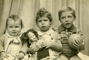 France Lille Enfants et Poupée Alsacienne? Jeu d'Enfants Ancienne Photo Vanackere 1945