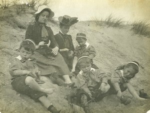 France Calais Mother & Children on Sand Dune Beach Old Photo 1900