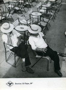 Publicité pour papier Agfa Brovira 113 Hommes Repos Chapeaux Ancienne Photo 1960