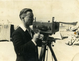 France Photographer on the beach Camera old Photo 1921