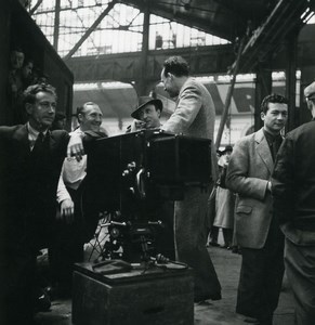 France photographic operator in a train station? Hall old Photo 1930's