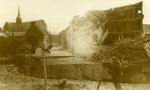 France WWI opérateur photographique dans les ruines Ancienne Photo 1918