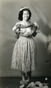 Hawaii Topless girl Hula Grass Skirt Flower Garland Lei old Photo 1940 #4