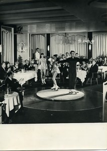 France Arts Paris Cabaret Soirs de Paris rollerskate old Photo 1950's