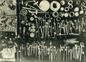 Italy Napoli Museum Pompeii Hairdressing objects for hairstyling old Photo 1930