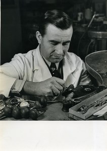 Switzerland Arts Jeweler Making Jewelry Diamonds? Old Photo Steiner 1950