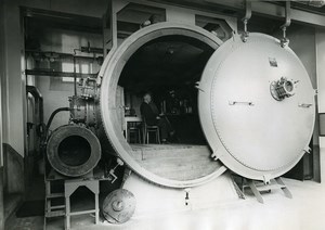 France Le Bourget Professor Garsaux in a large pressure chamber old Photo 1932