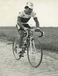 Photo stage 3 Tour de France 1983 Colombian Alfonso Flores Douais Cobbled Road