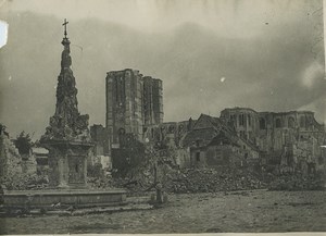 France WWI Oise Noyon Fountain & cathedral Old Photo 1918